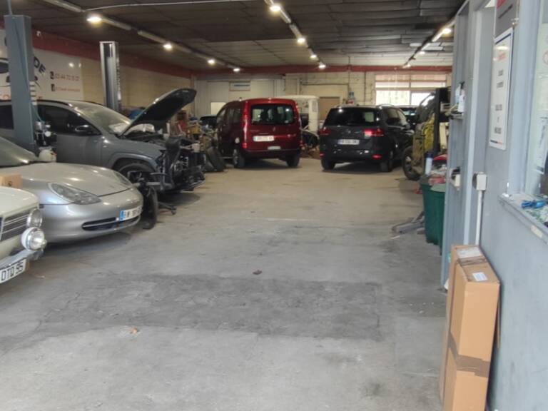 Vente Garage, Station-service 150 m&sup2; — photo 1