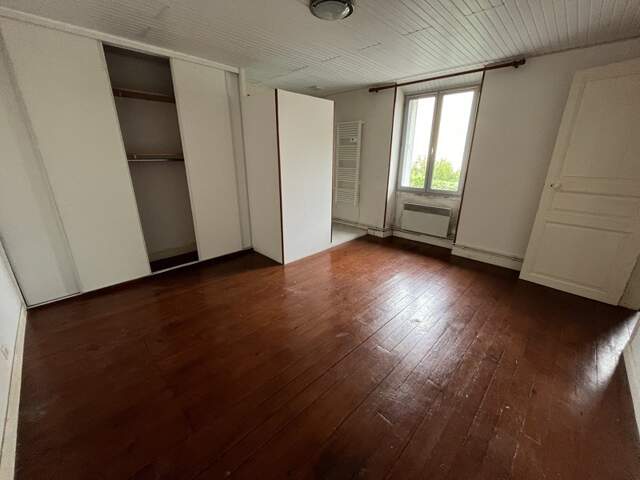 Maison de ville de 4 pièces principales — photo du bien