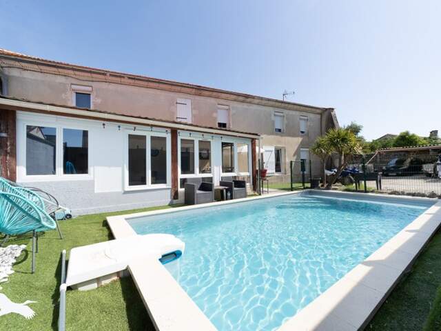 Maison en pierre de 6 pièces principales — photo du bien