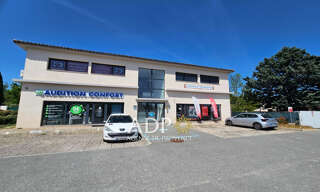 Commerce  124 m² à vendre à Callian (83440)