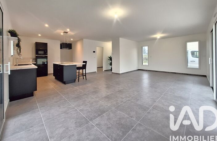 Vente Maison/villa 5 pièces — photo 2