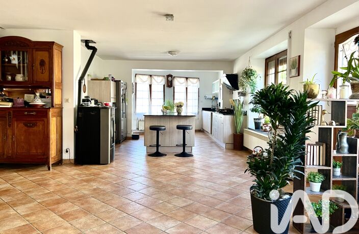 Vente Maison/villa 7 pièces — photo 2