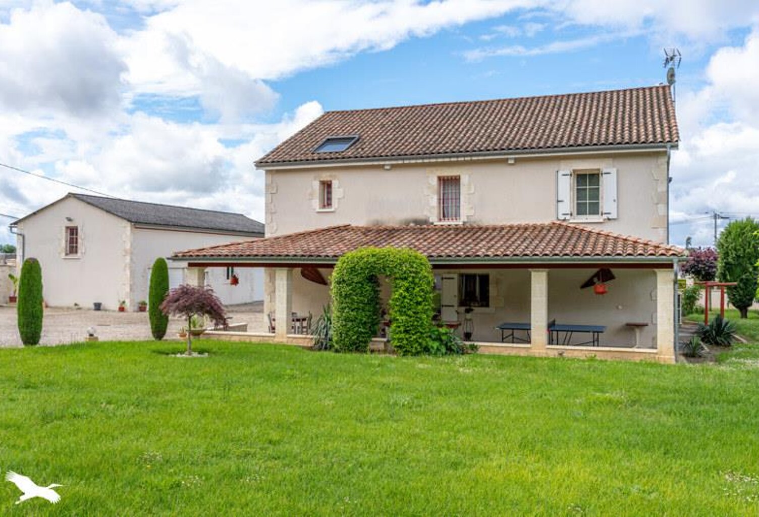 Villa de 8 pièces principales — photo 1