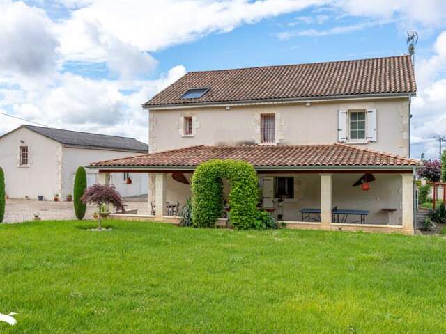 Villa de 8 pièces principales — photo du bien