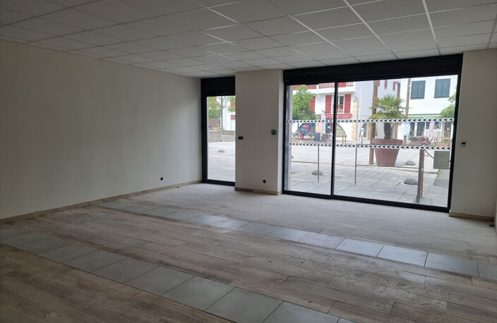 Local commercial St Palais centre — photo 3
