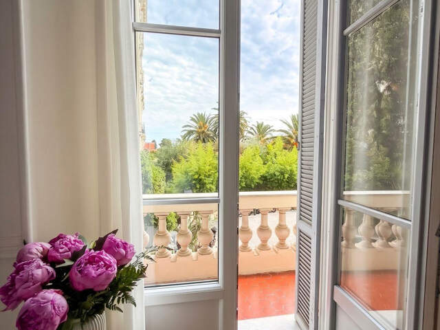 GRAND APPARTEMENT BOURGEOIS 4/5 PIÈCES - PALACE MENTON — photo du bien