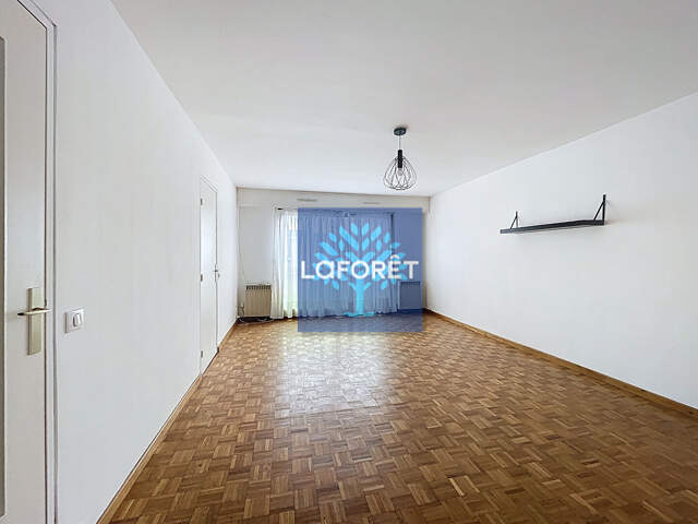 VALENCIENNES CENTRE VILLE Appartement de Type 3 de 74,36 m2, très lumineux avec stationnement privatif et sécurisé — photo du bien