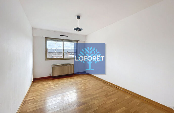 VALENCIENNES CENTRE VILLE Appartement de Type 3 de 74,36 m2, très lumineux avec stationnement privatif et sécurisé — photo 2