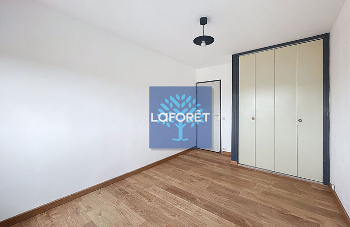 VALENCIENNES CENTRE VILLE Appartement de Type 3 de 74,36 m2, très lumineux avec stationnement privatif et sécurisé — photo 4