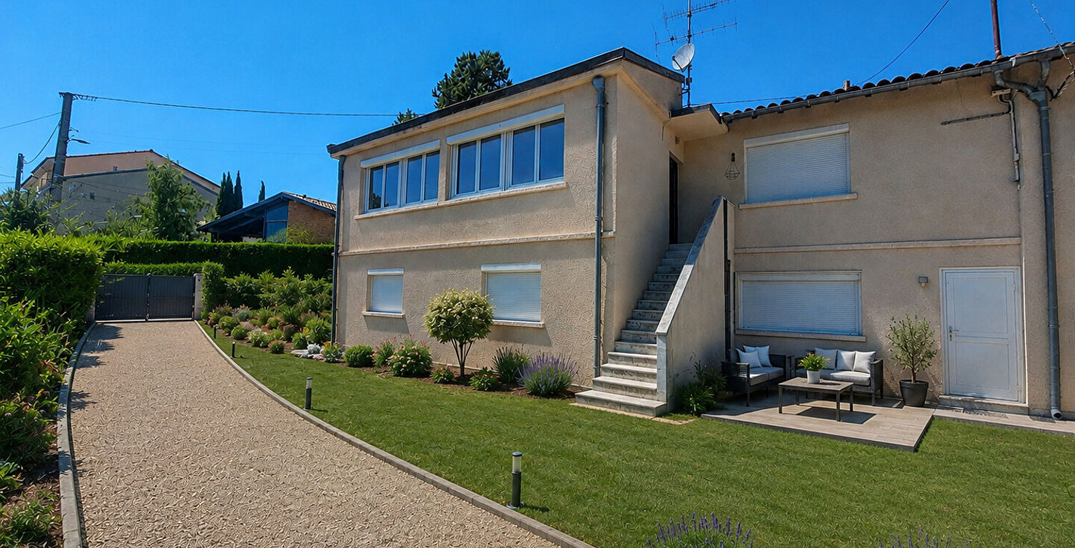 Blagnac Hyper Centre Maison divisée en 2 Appartements T2  + GARAGE — photo 1