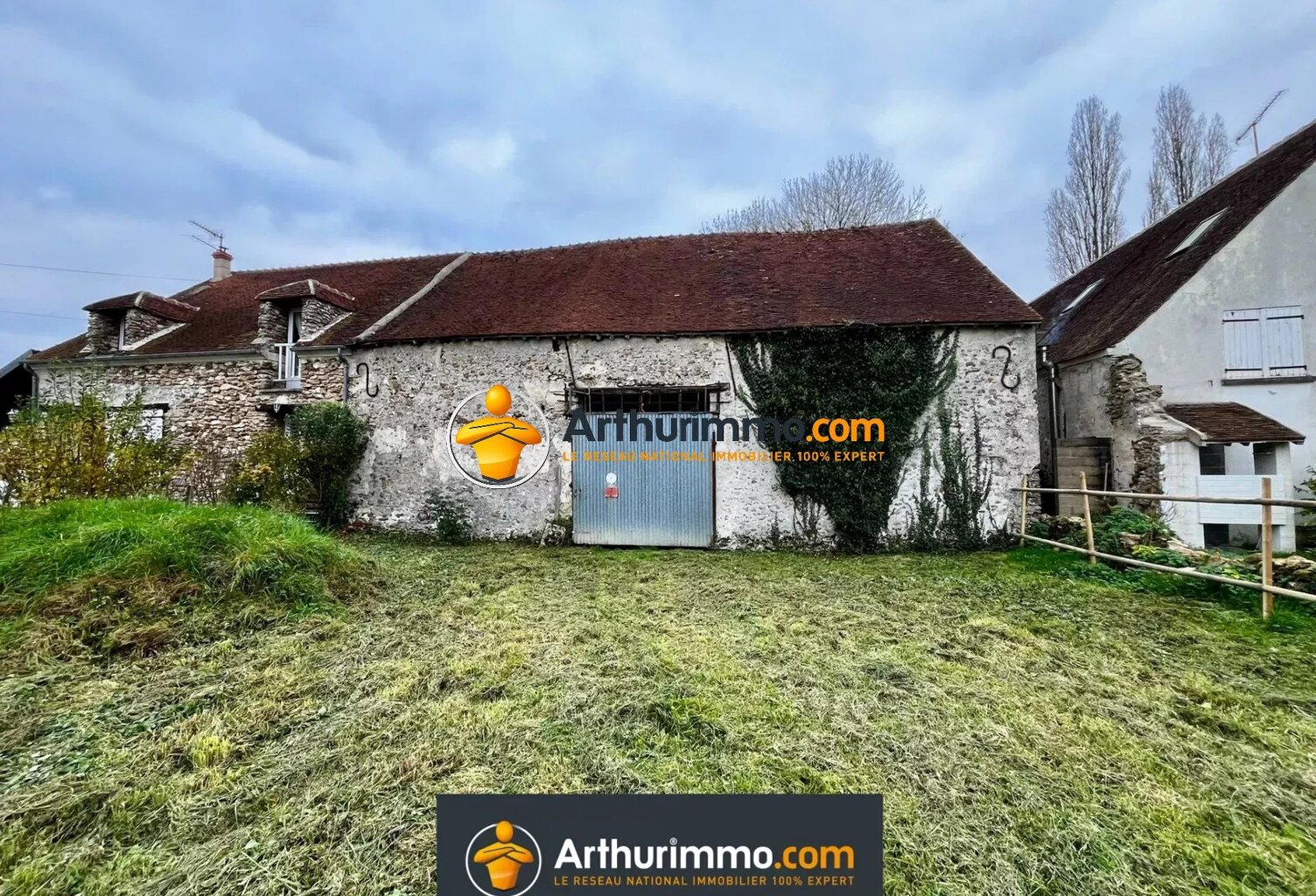 Grange 118m², Terrain 875m² à Bellot — photo 1