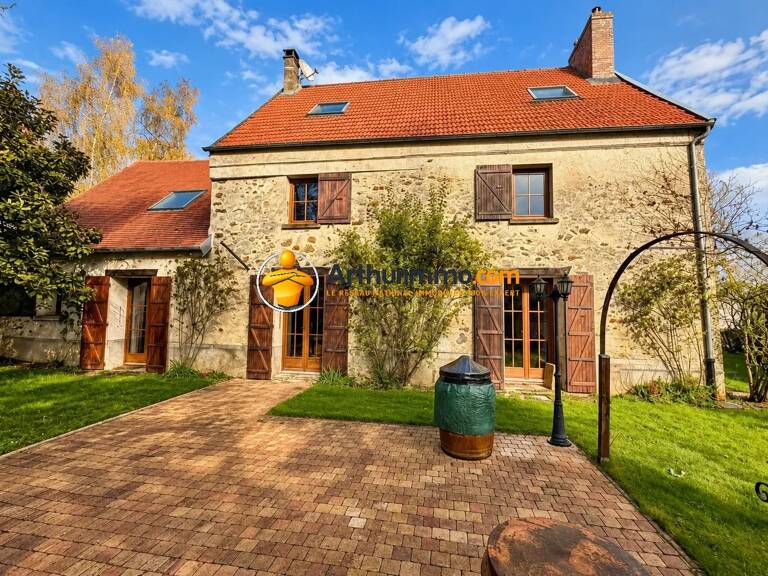 Maison T8 - 280 m² - 5 chambres - Terrain 1219m² - Piscine - DPE : D — photo 1