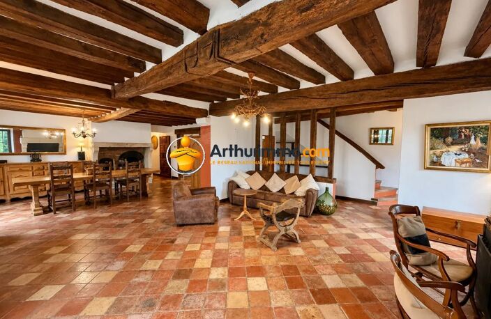 Maison T8 - 280 m² - 5 chambres - Terrain 1219m² - Piscine - DPE : D — photo 2