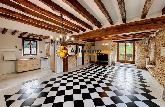 Maison Briard T8  252 m²  Terrain 1135 M²  Piscine  DPE : C — photo 2