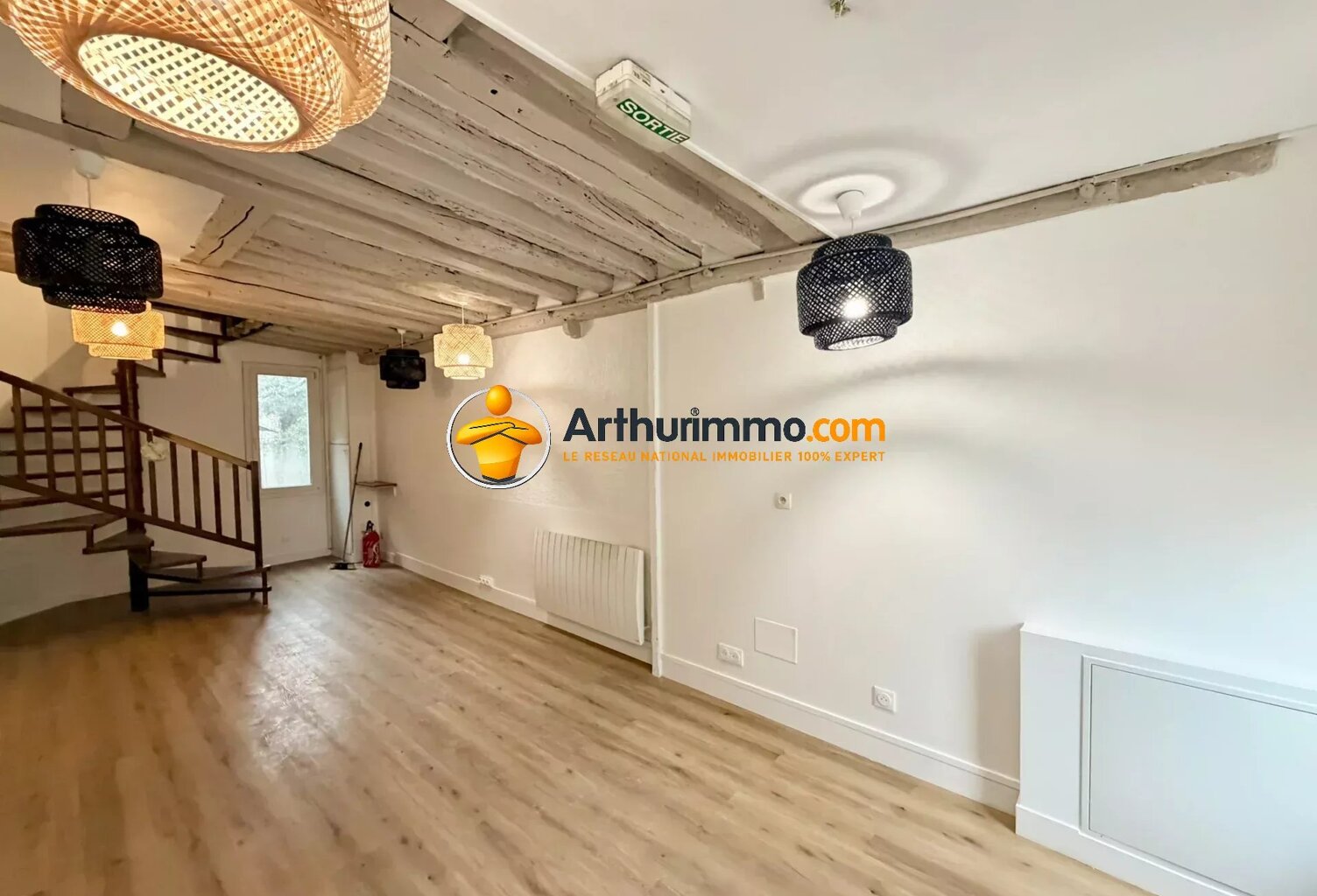 IMMEUBLE COMMERCIAL 67 m² ENVIRON COULOMMIERS — photo 1