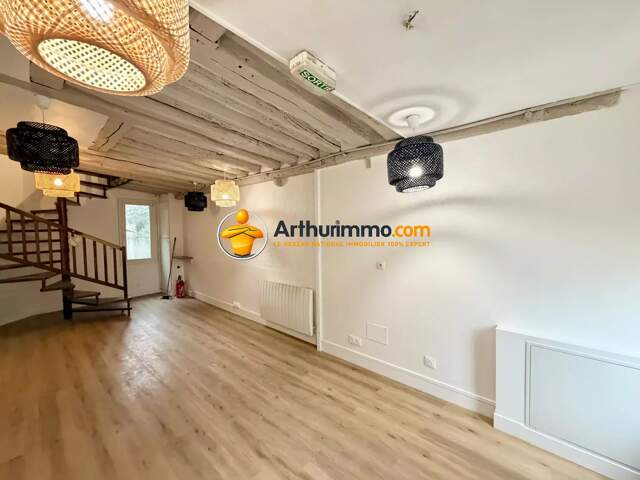IMMEUBLE COMMERCIAL 67 m² ENVIRON COULOMMIERS — photo du bien