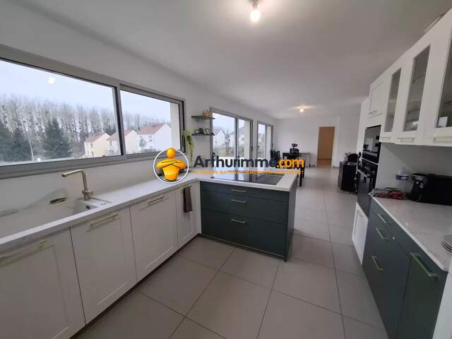 PAVILLON TRADITIONNEL AVEC GARAGE ,TERRAIN 1694 m² — photo du bien