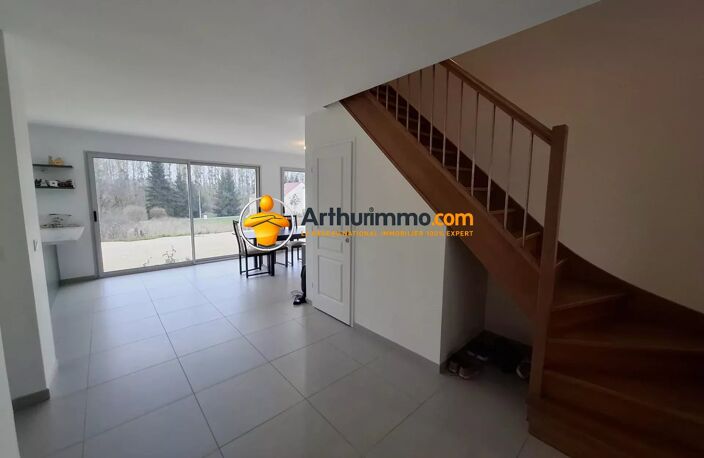 PAVILLON TRADITIONNEL AVEC GARAGE ,TERRAIN 1694 m² — photo 2