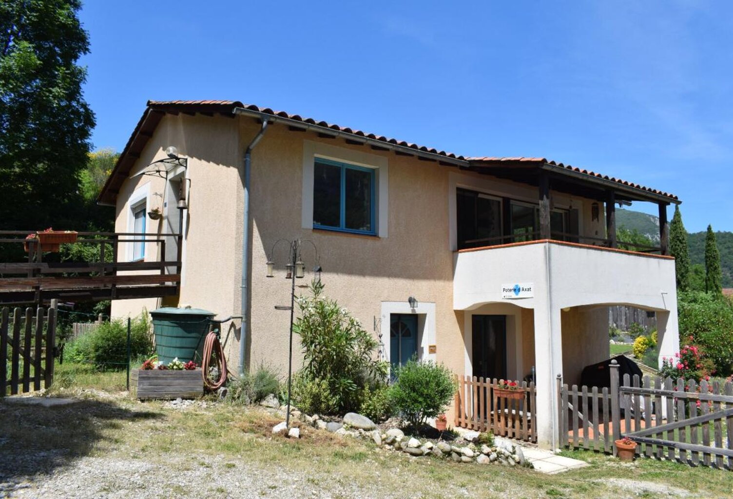 Villa — photo 1