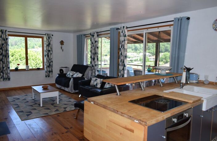Villa — photo 3
