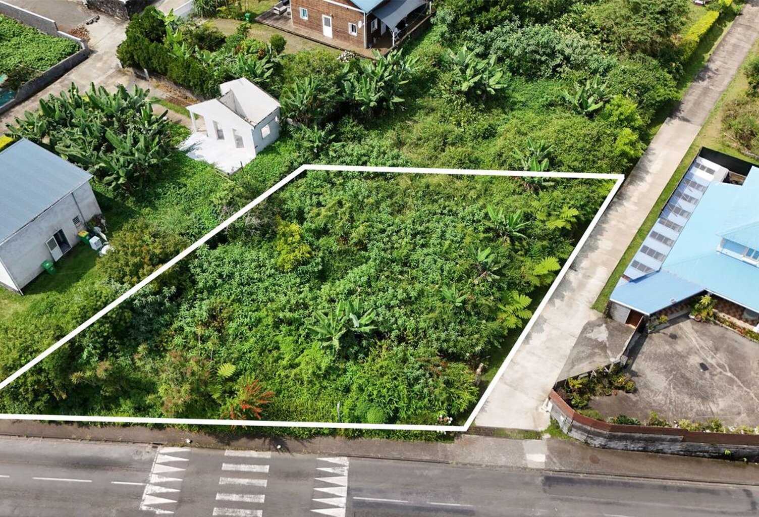 Terrain de 500m2 aux Makes — photo 1