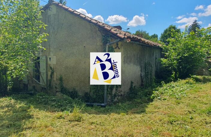 Charras, maison à rénover, terrain 8000m² — photo 5
