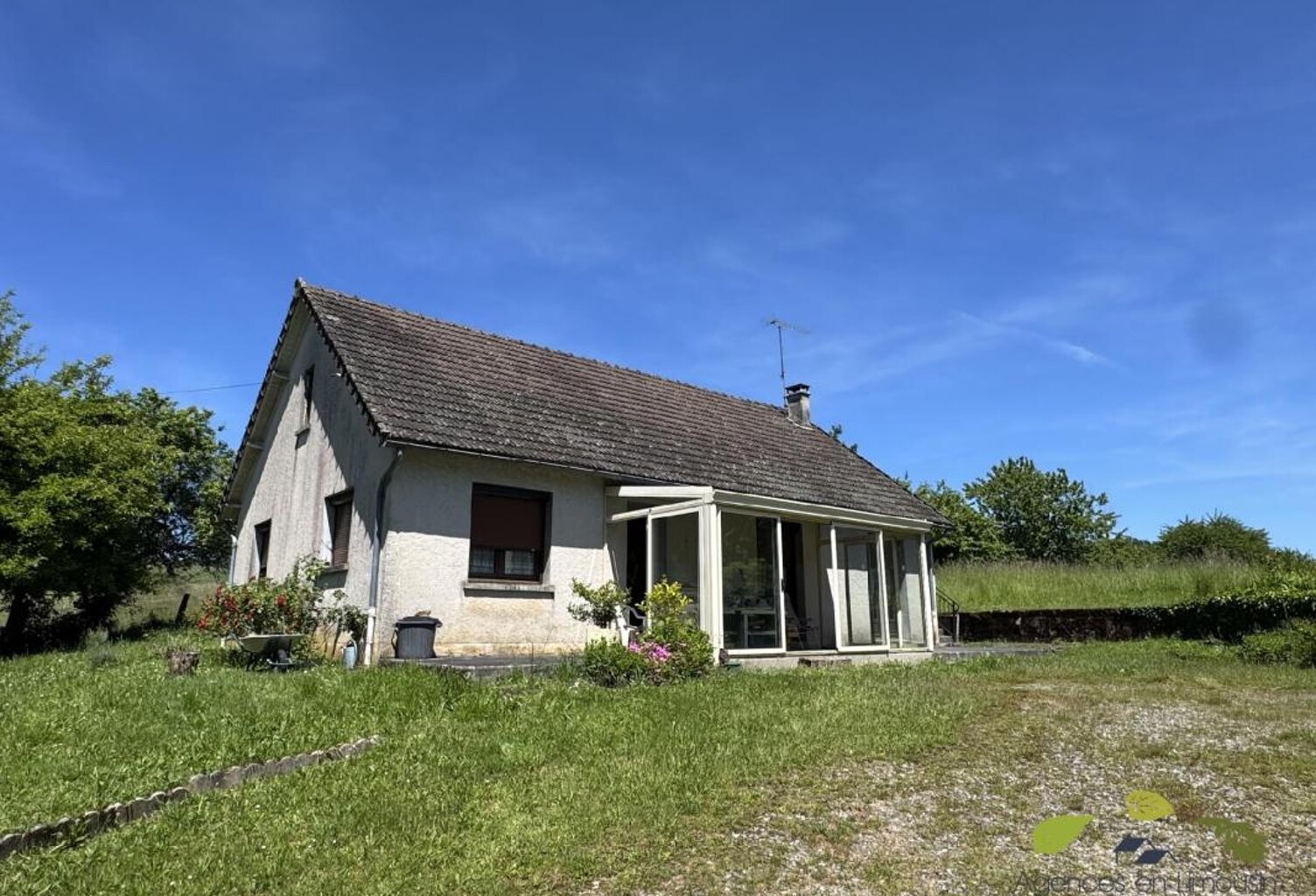 CORREZE — photo 1