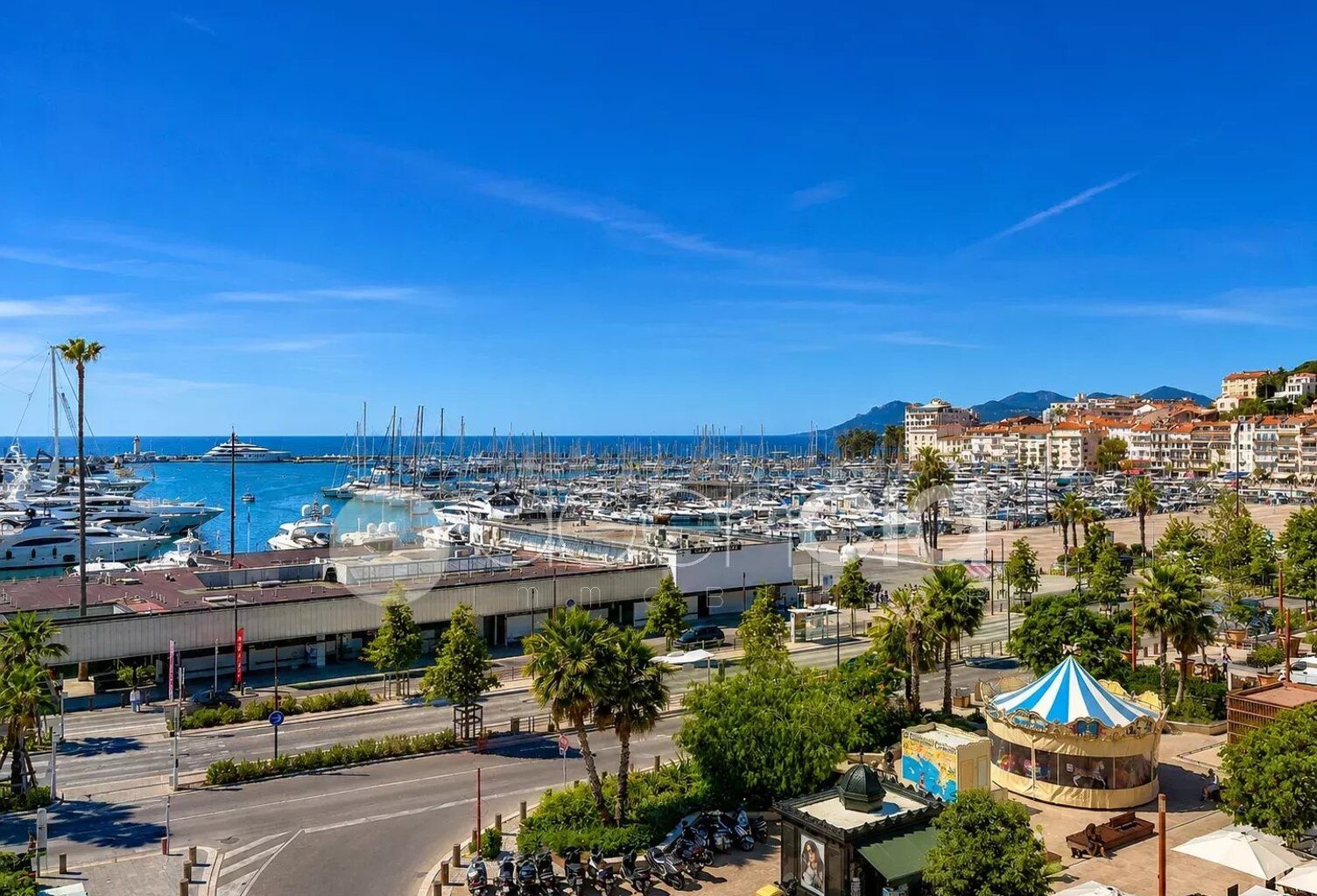 Appartement en dernier étage avec vue mer — photo 1