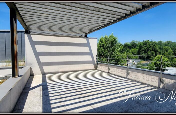 Dernier étage avec ascenseur et superbe terrasse T3 JURANCON (64) — photo 3