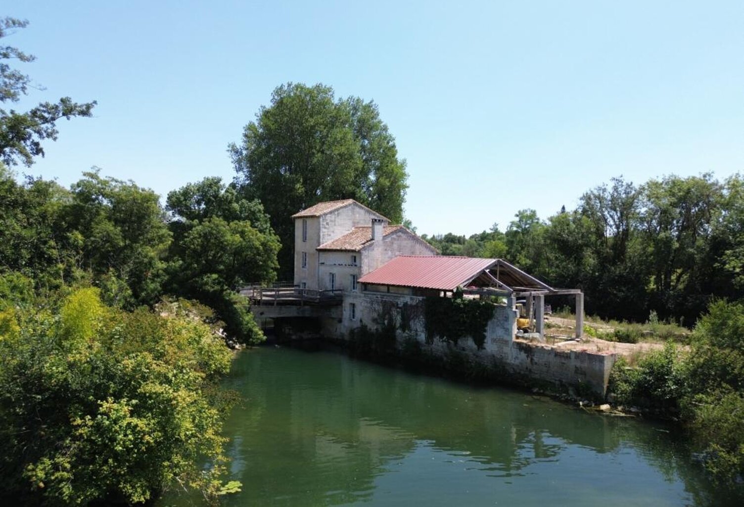 MOULIN D'EXCEPTION SUR LA CHARENTE - JOYAU PATRIMONIAL AUX PORTES D'ANGOULEME - VINDELLE (16) — photo 1