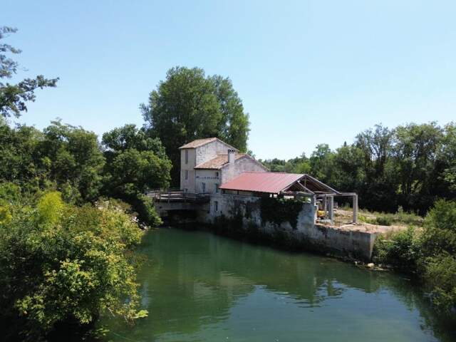 MOULIN D'EXCEPTION SUR LA CHARENTE - JOYAU PATRIMONIAL AUX PORTES D'ANGOULEME - VINDELLE (16) — photo du bien