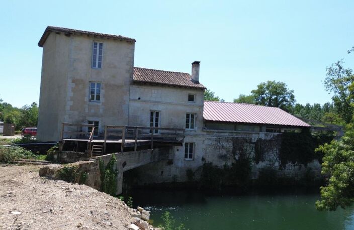 MOULIN D'EXCEPTION SUR LA CHARENTE - JOYAU PATRIMONIAL AUX PORTES D'ANGOULEME - VINDELLE (16) — photo 3