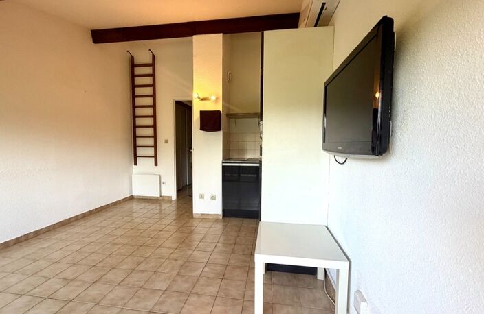 STUDIO CLIMATISÉ AVEC BALCON ET PARKING  AIGUES MORTES — photo 4