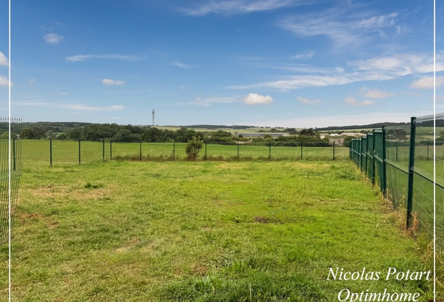 Terrain plat et clôturé de 544 m² dans un quartier résidentiel — photo 1