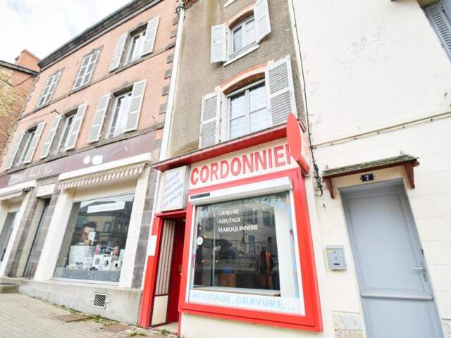 *** LOCAL COMMERCIAL + MAISON A RENOVER EN CENTRE VILLE - BILLOM 63160 *** — photo du bien