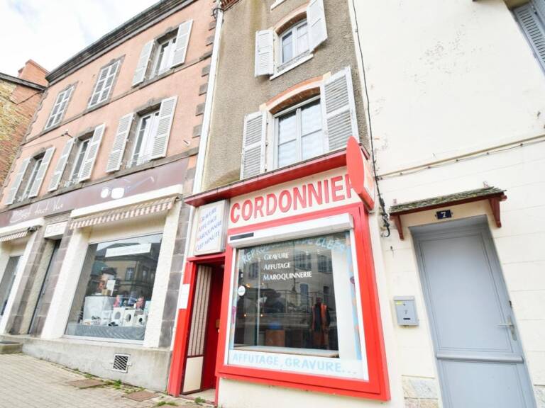 *** LOCAL COMMERCIAL + MAISON A RENOVER EN CENTRE VILLE - BILLOM 63160 *** — photo 1