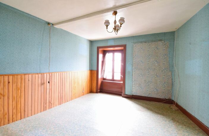 *** LOCAL COMMERCIAL + MAISON A RENOVER EN CENTRE VILLE - BILLOM 63160 *** — photo 5