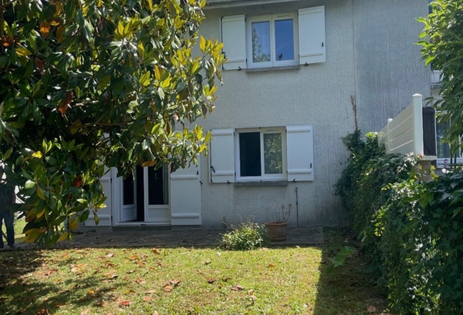 Maison familiale 5 pièces – Environ 100 m² habitables avec garage, terrasse et jardin – Secteur recherché — photo 1