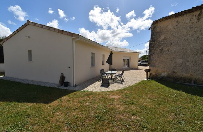 Maison à vendre 4 pièces FLEAC (16) Plain pied, terrain 1000 m2 — photo 2