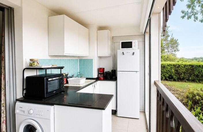 A 200 METRES DES PLAGES* STUDIO MEUBLÉ EN RDC* ACCESSIBLE PMR* PARKING PRIVÉ*  STE ANNE (972) — photo 3