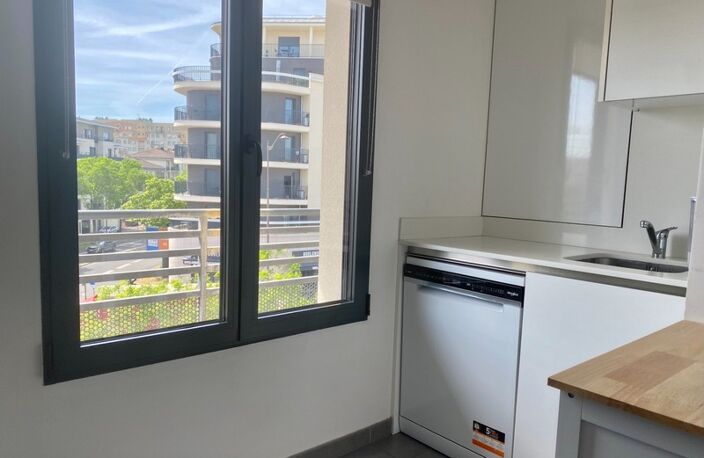 APPARTEMENT 2 PIECES EN DUPLEX NANTERRE (92) — photo 4