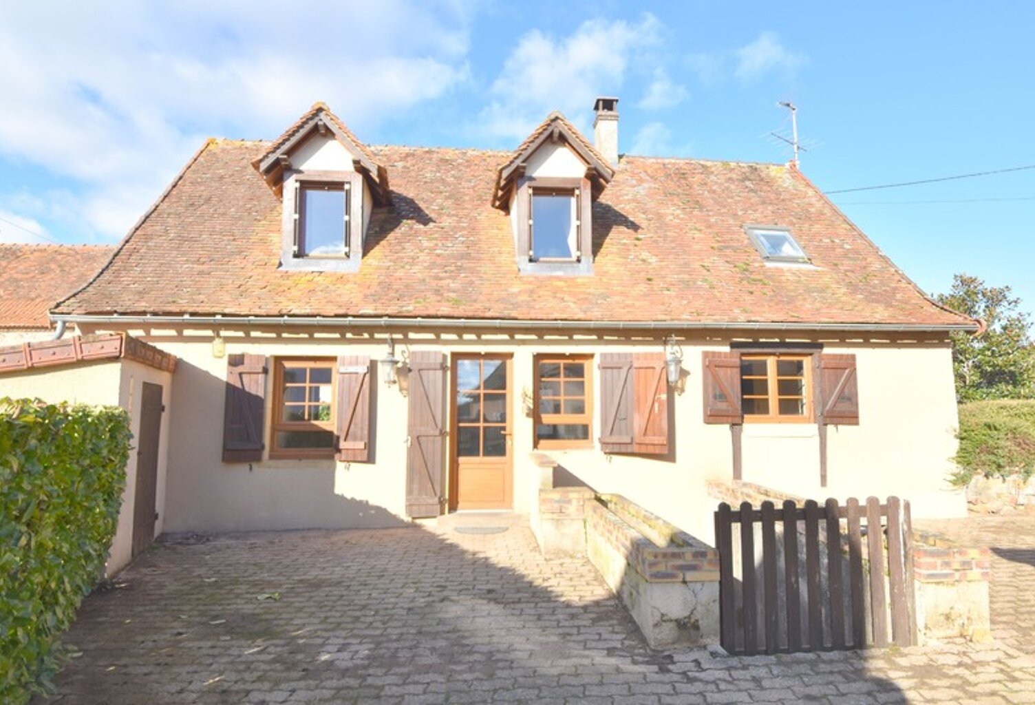 Dpt Saône et Loire (71), à vendre LA MOTTE SAINT JEAN maison P4 — photo 1