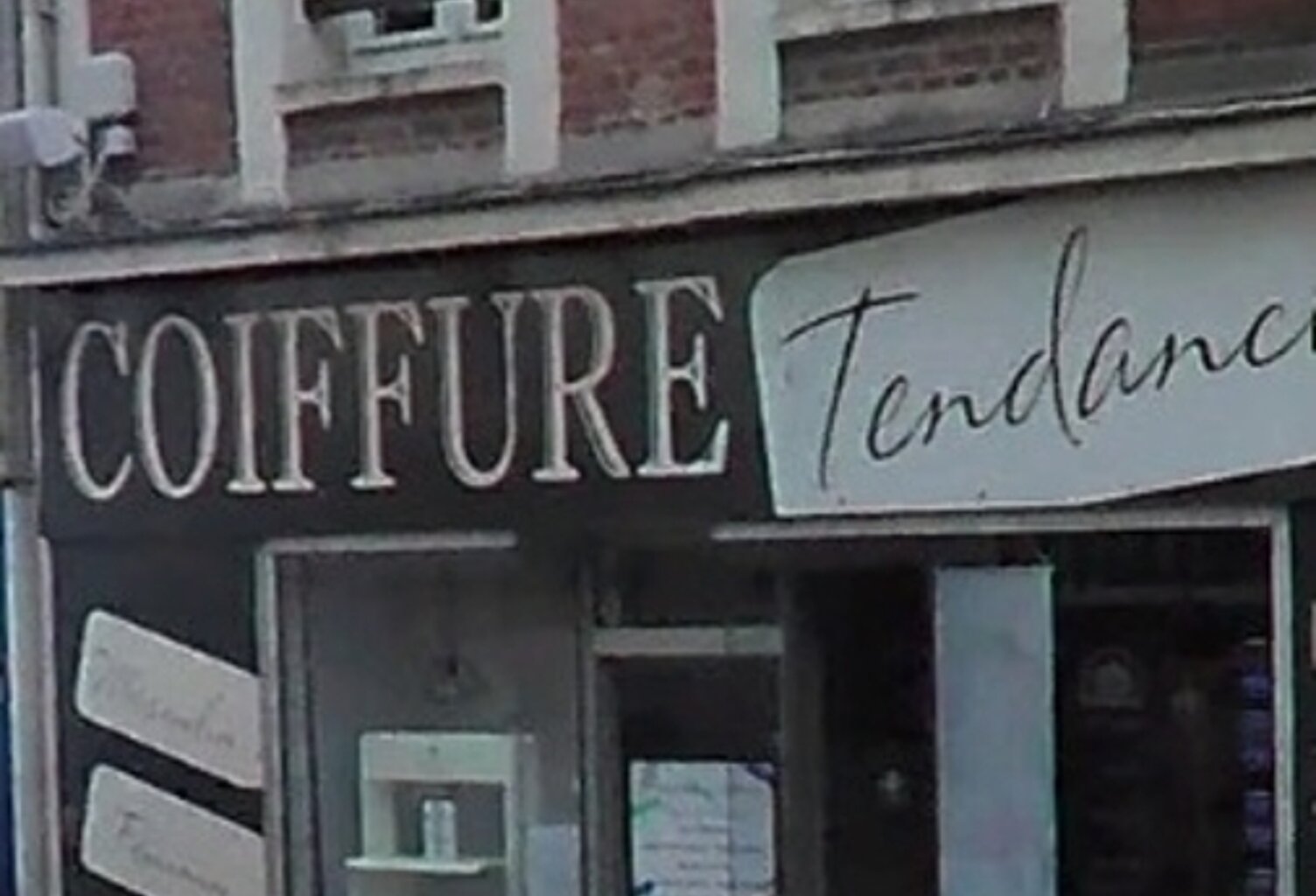 Local/bureau à vendre dans rue commerçante non piétonne BOLBEC (76) — photo 1