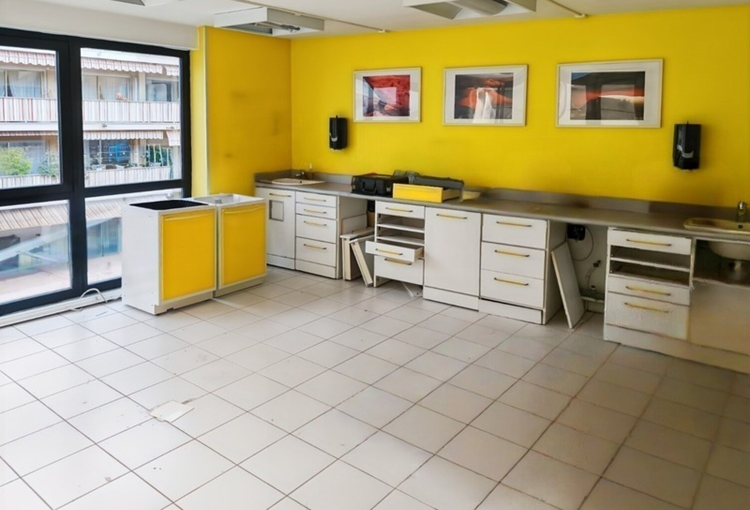 À VENDRE – MURS DE LOCAUX PROFESSIONNELS - MENTON (06 500) - 380 000 € honoraires d'agence inclus — photo 1