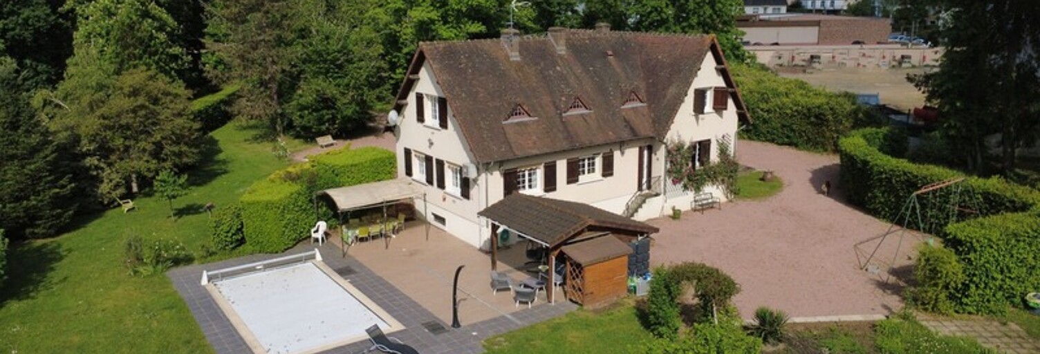 Maison 7 Pièces 204 m² à vendre à Dompierre-sur-Besbre (03290)