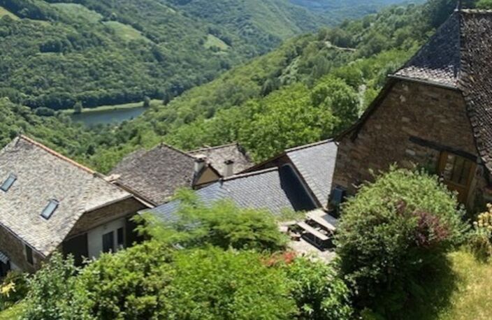 OPPORTUNITE: Grange à transformer  en partie rénovée à La Vinzelle (12) — photo 2