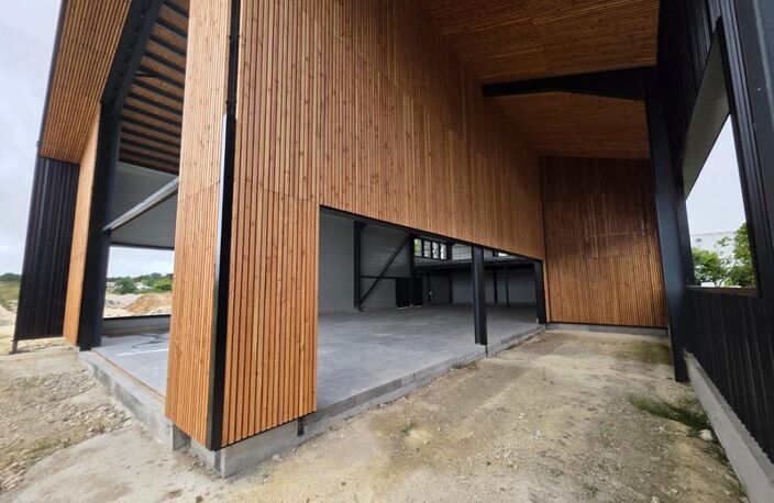 ST-PIERRE D'OLERON (17), A Louer emplacement N°1, Grand Bâtiment commercial neuf 396m² sur terrain 1.250m² — photo 4