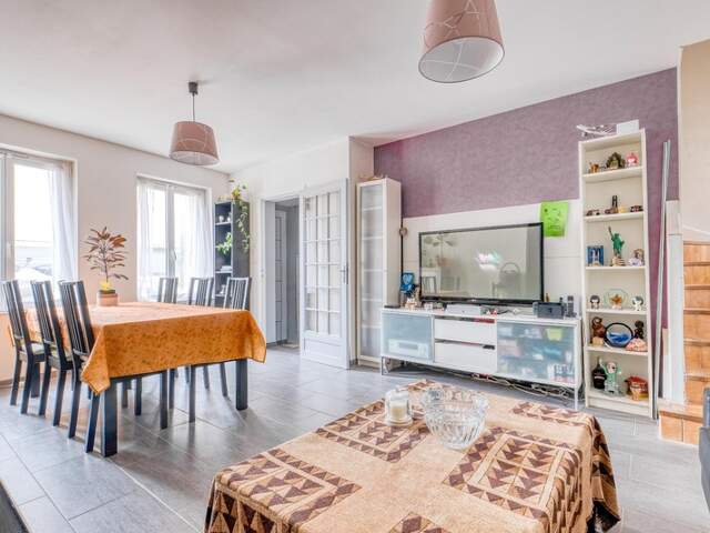 Christophe Michaudelle – EXLUSIVITE - CAPIFRANCE vous propose Nanteuil lès Meaux : Proche des commodités, maison de ville bien entretenue - 6 pièces - 5 chambres - 2 WC — photo du bien