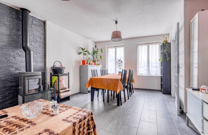 Christophe Michaudelle – EXLUSIVITE - CAPIFRANCE vous propose Nanteuil lès Meaux : Proche des commodités, maison de ville bien entretenue - 6 pièces - 5 chambres - 2 WC — photo 2