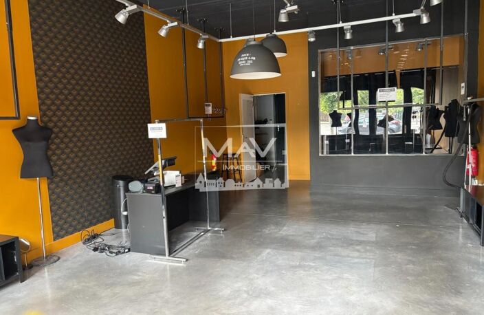 Local commercial — photo 2